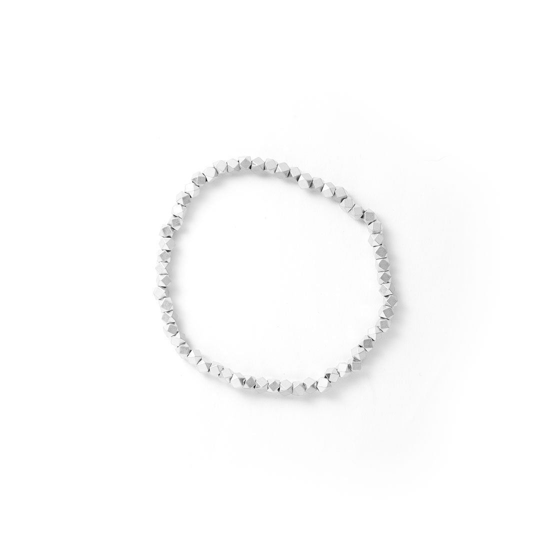 Armbånd - #RhombusCube - one size fits all armbånd - Sølvfarvede perler