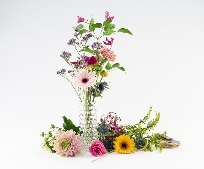 Buket i årstidens farver - Send blomster med Bloomit