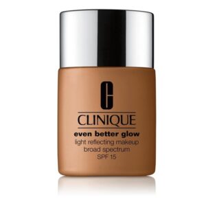 Clinique Even Better Glow Light Reflecting Makeup SPF15 30ml - No. 112 Clove