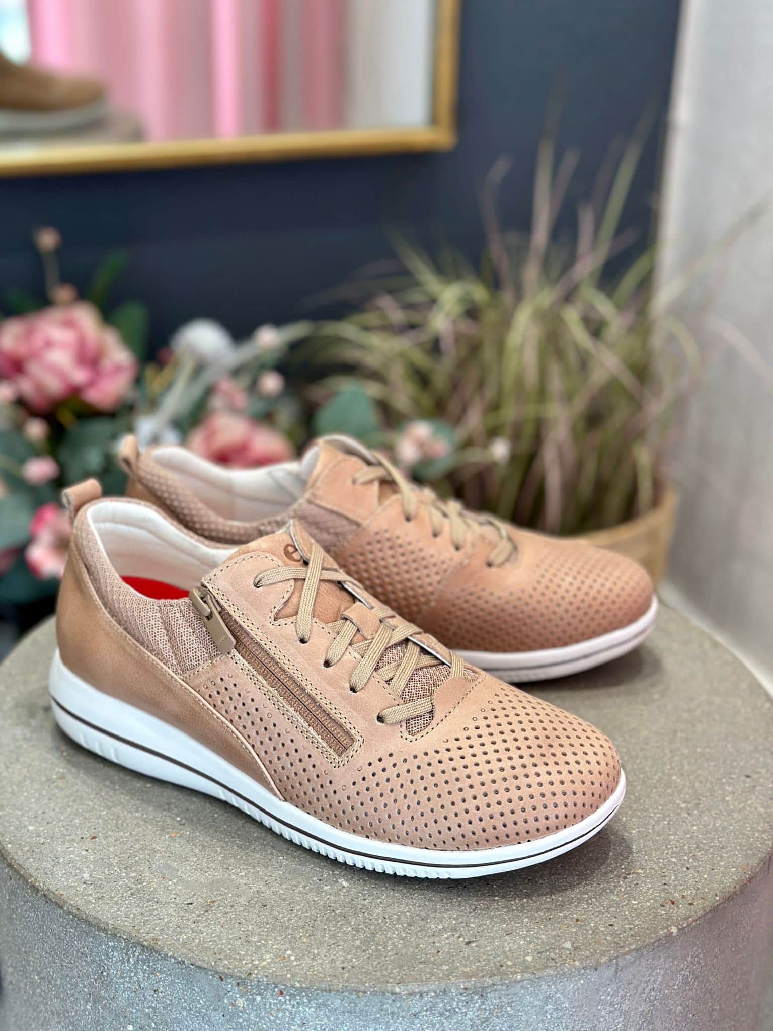 Green Comfort Sneakers LEAF LAIA - SAND 38