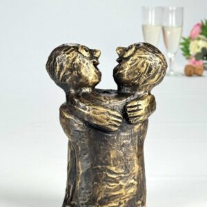 Hjerter mødes - hurra for kærligheden - ægte bronze