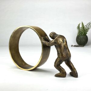 Holde hjulene i gang - flittig og vedholdende - ægte bronze