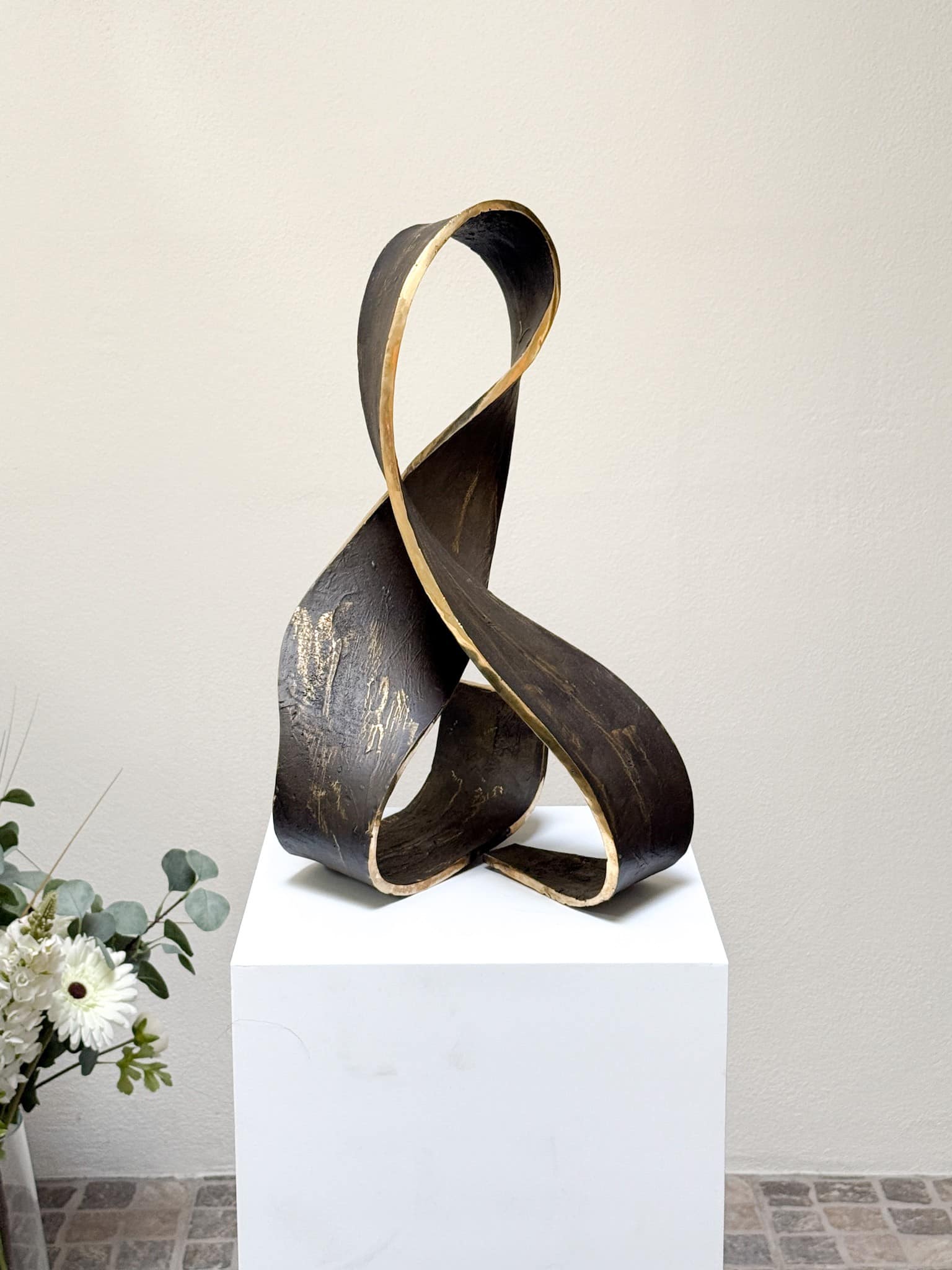 Sløjfen I - abstrakt elegance - ægte bronze